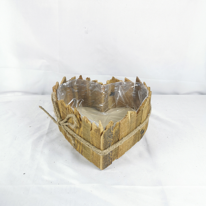 WOODEN DECORATION