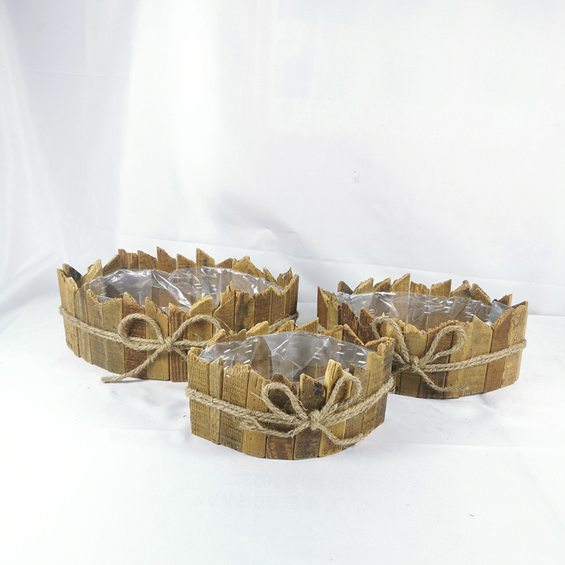 WOODEN DECORATION
