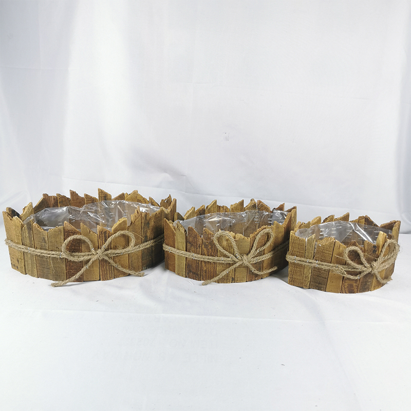 WOODEN DECORATION