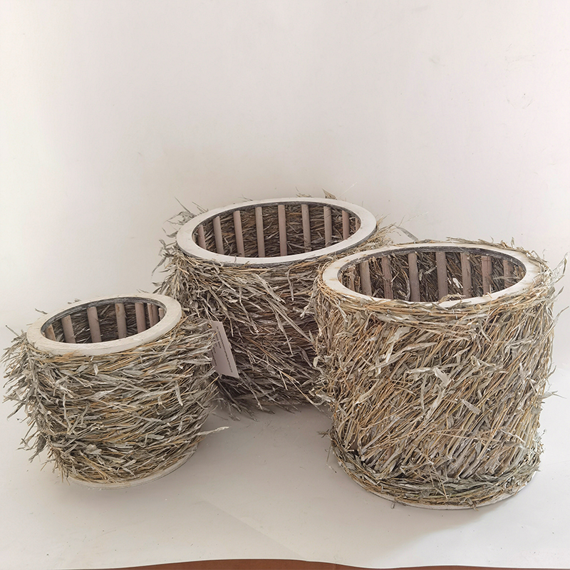 WOODEN DECORATION
