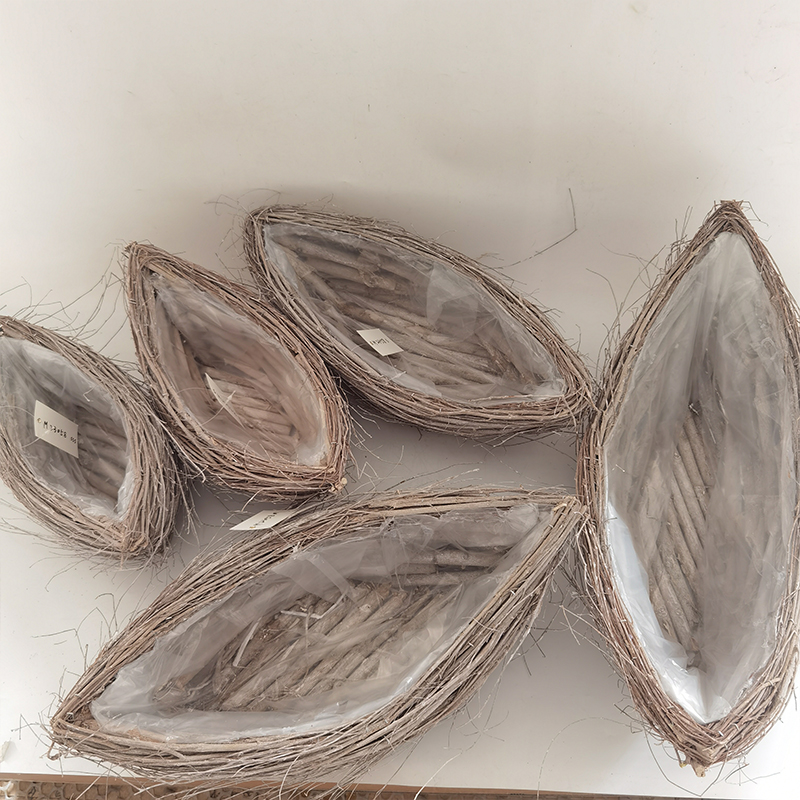 WOODEN DECORATION