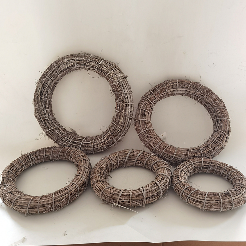 WOODEN DECORATION
