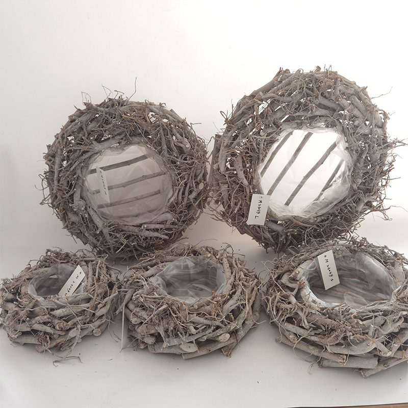 WOODEN DECORATION
