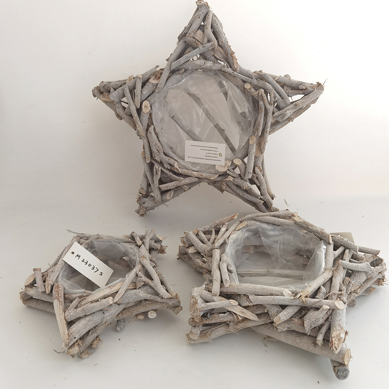 WOODEN DECORATION