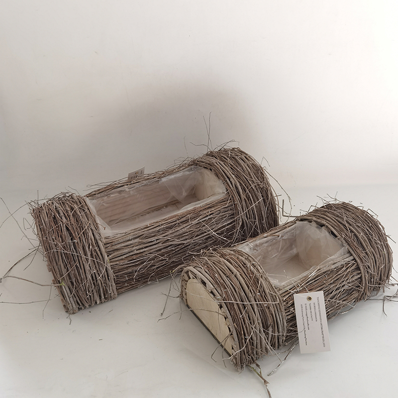 WOODEN DECORATION