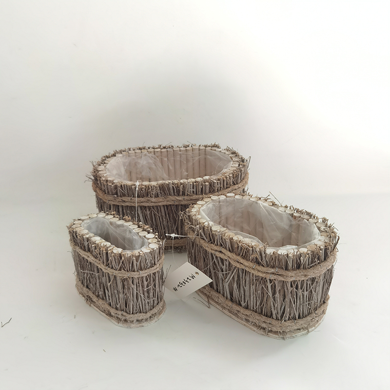 WOODEN DECORATION