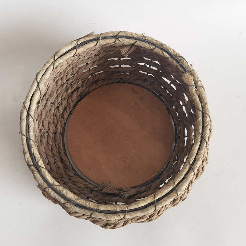 IRON DECORATION